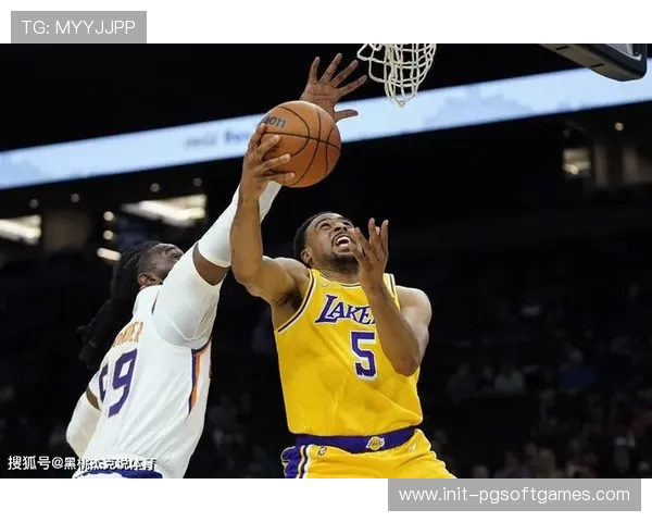 贝林厄姆左腿半腱肌撕裂，预计缺席一个月